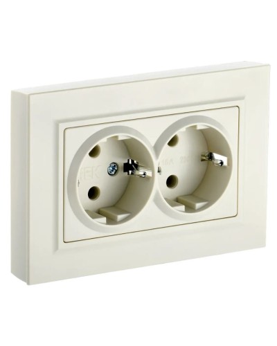 Розетка 2-местная с з/к РСш12-3-БрКр бежевый BRITE (BR-R24-16-K10-F). Розетка с заземлением с защитными шторками в сборе. IEK в Петрозаводске