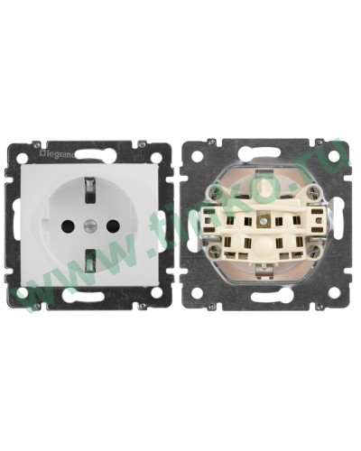 Розетка Valena 2К+3 10/16А, белый (774420). Розетка. LegranD в Петрозаводске